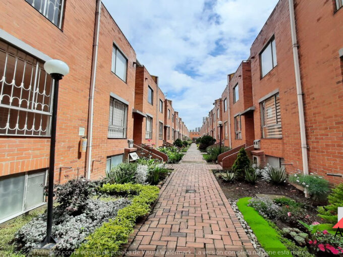 Casa en arriendo en Bogotá Villas de Aranjuez